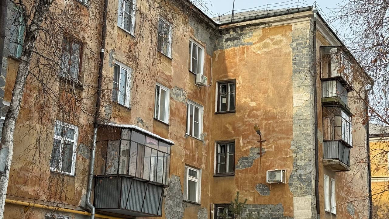 Современное Средневековье: канализационные потопы мучают жильцов дома в Челябинске Современное Средневековье: канализационные потопы мучают жильцов дома в Челябинске
