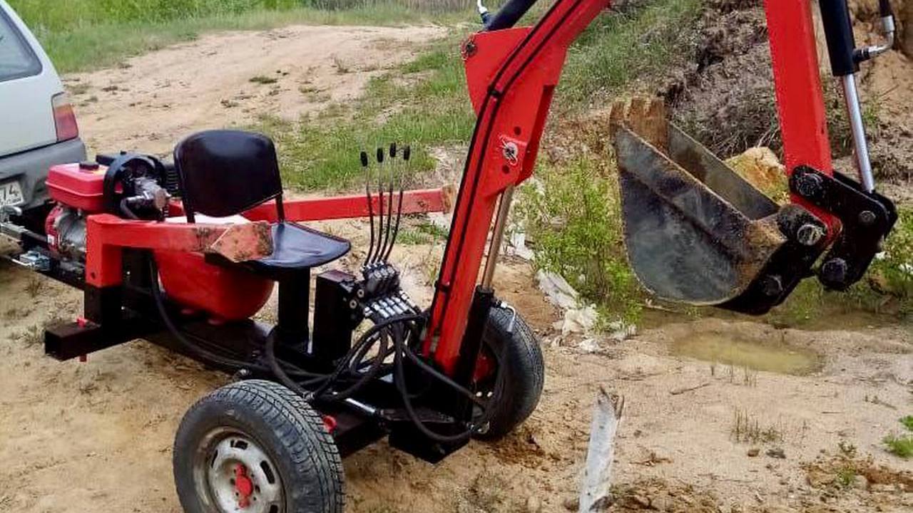 Из Челябинской области в зону СВО отправили самодельный экскаватор