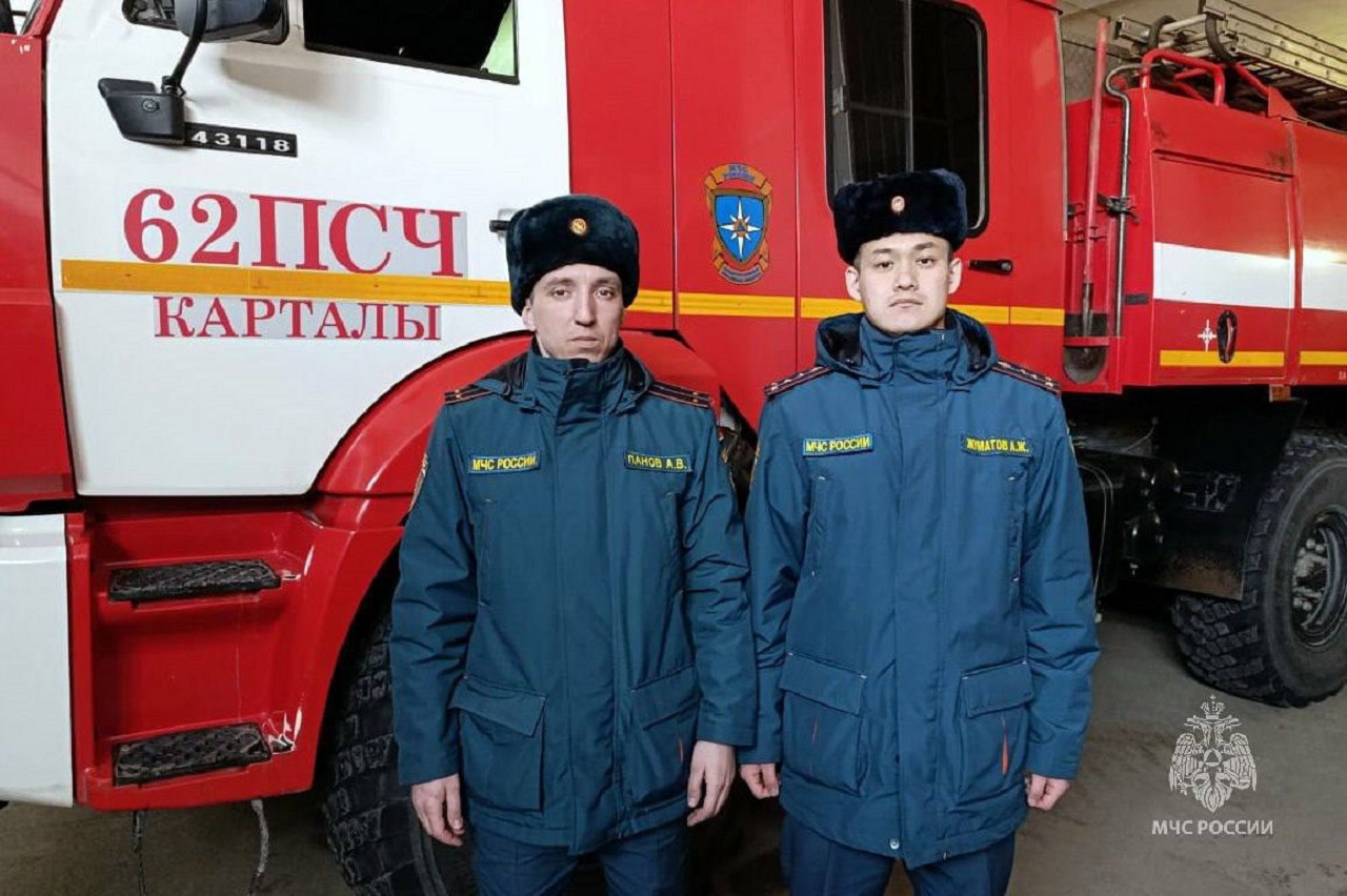 В Челябинской области спасли двух человек из горящего дома В Челябинской области спасли двух человек из горящего дома