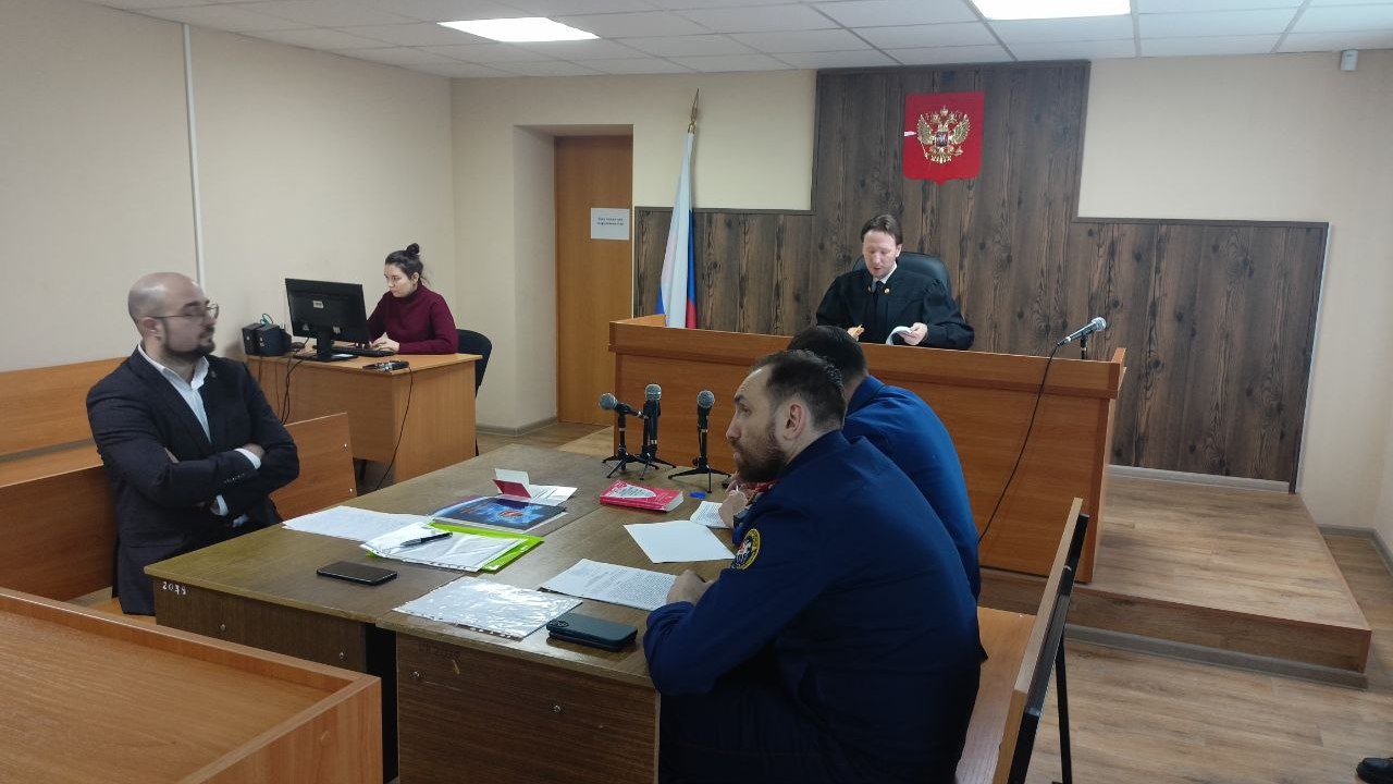 Двоих менеджеров "Макфы" заключили под стражу за крупные взятки Двоих менеджеров "Макфы" заключили под стражу за крупные взятки