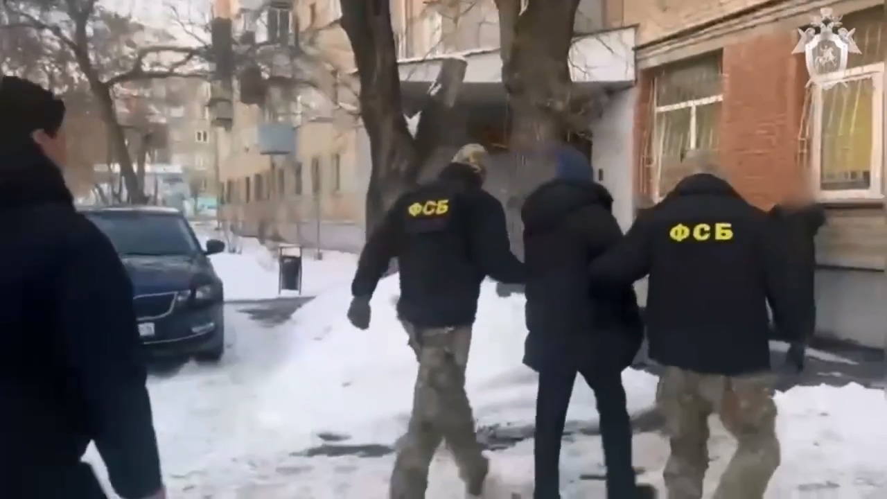 В Челябинске двое сотрудников "Макфы" задержаны по подозрению в коррупции В Челябинске двое сотрудников "Макфы" задержаны по подозрению в коррупции
