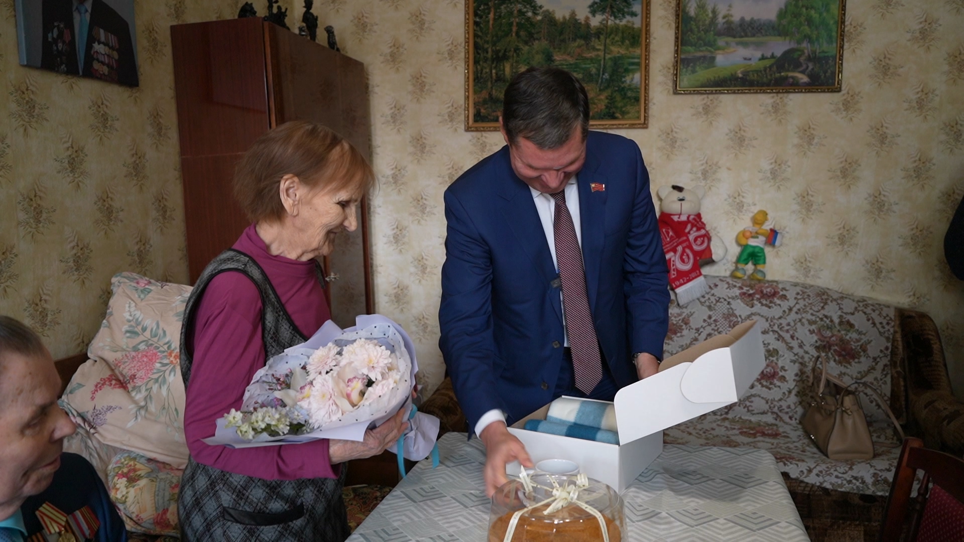 В Челябинске супругам вручили памятные медали в честь юбилея Победы