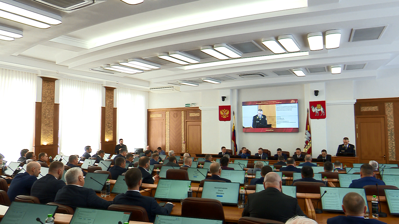 Продажу энергетиков в школах и на стадионах запретили в Челябинской области Продажу энергетиков в школах и на стадионах запретили в Челябинской области
