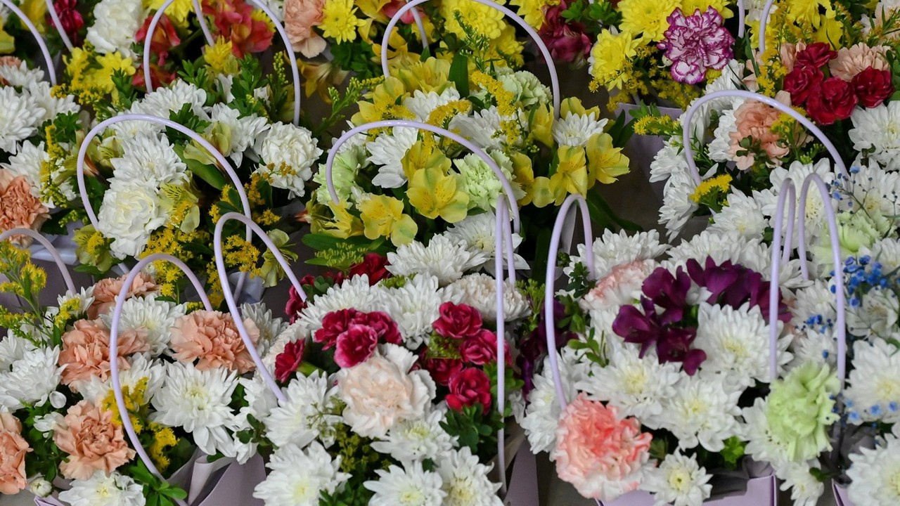 Жителей Челябинской области предупредили о мошеннической схеме с доставкой цветов