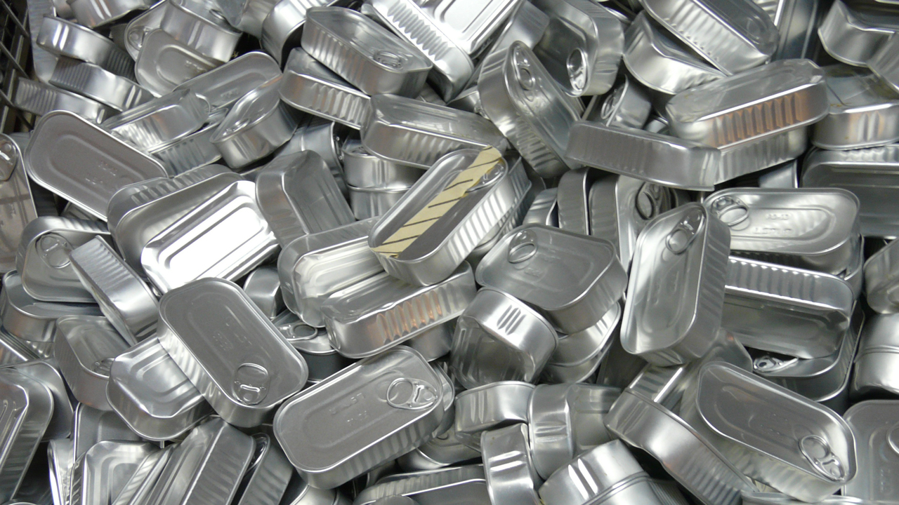 Поддельные рыбные консервы продавали в Челябинской области