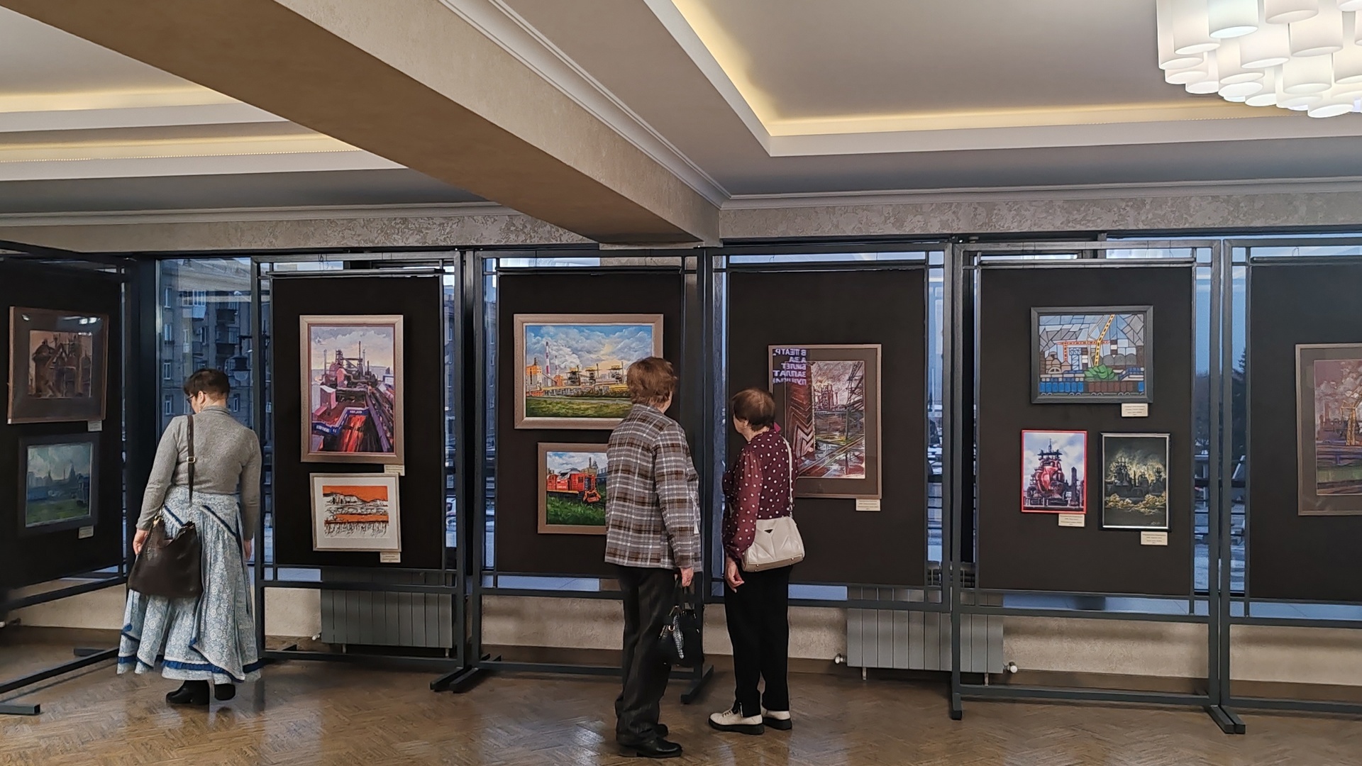 Производственная мощь: художники изобразили ММК в разных техниках