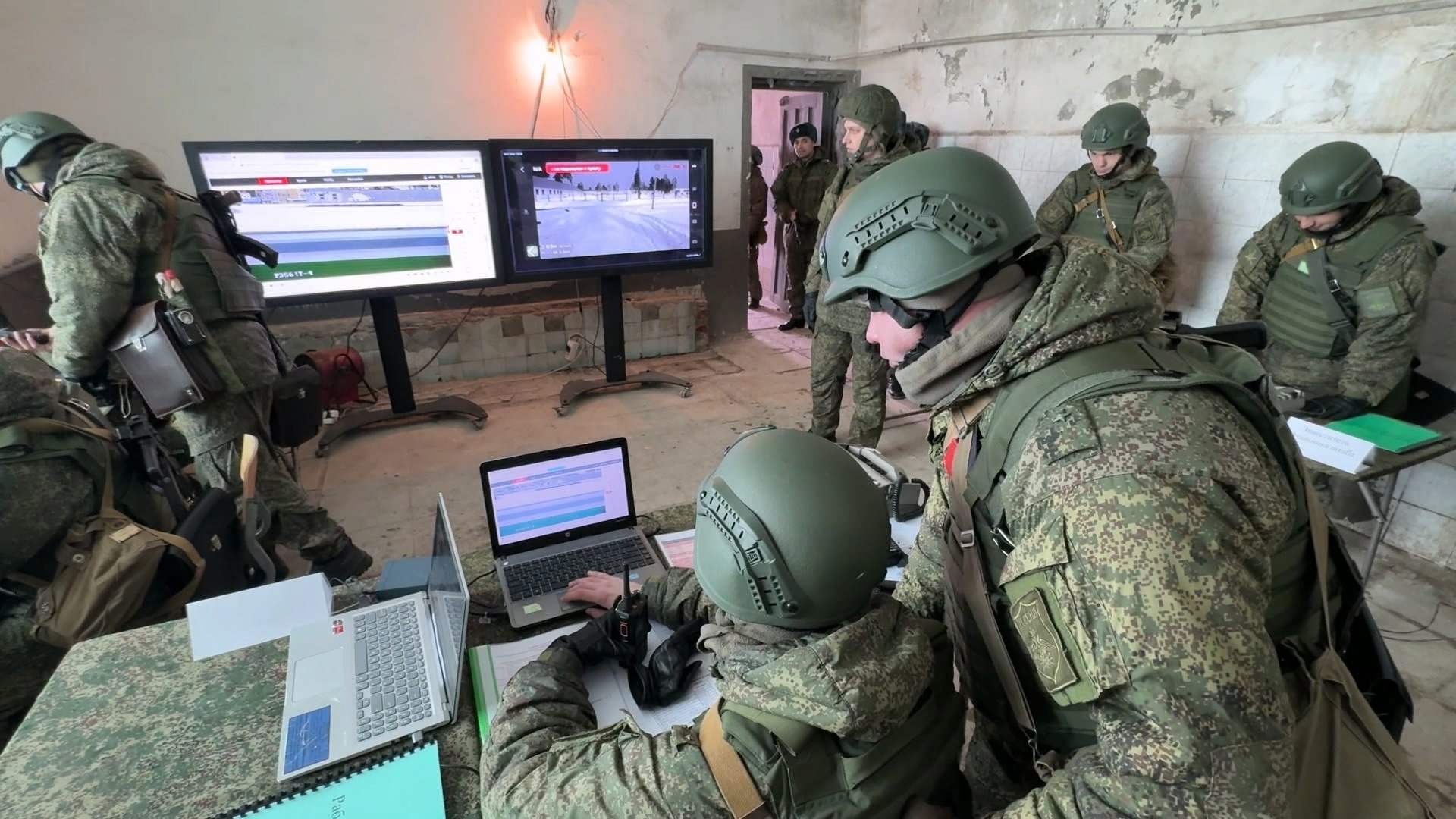 Бойцы подразделения связи из Челябинской области проверили навыки в ходе учений Бойцы подразделения связи из Челябинской области проверили навыки в ходе учений