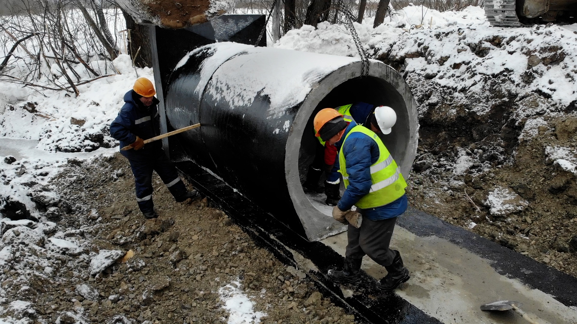 Ехать, а не плыть: в Ашинском районе решают проблему подтопления дорог Ехать, а не плыть: в Ашинском районе решают проблему подтопления дорог