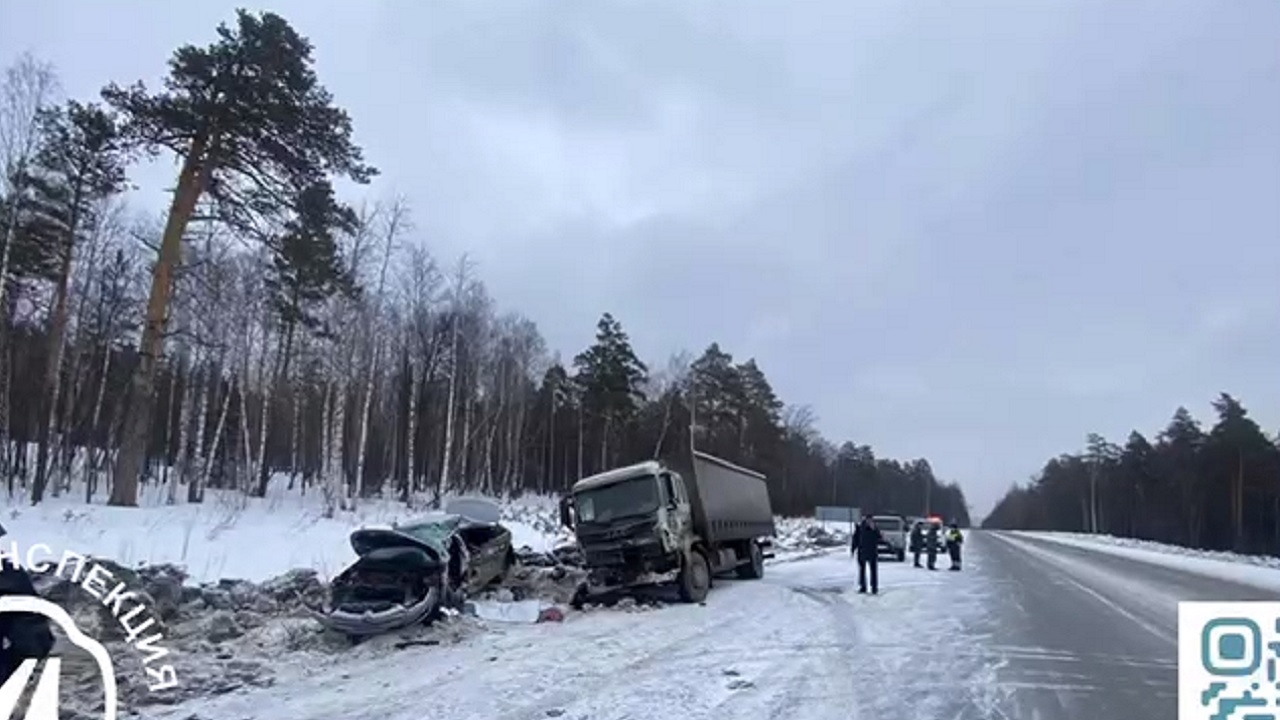 В ДТП с грузовиком в Челябинской области погибли 2 женщины В ДТП с грузовиком в Челябинской области погибли 2 женщины