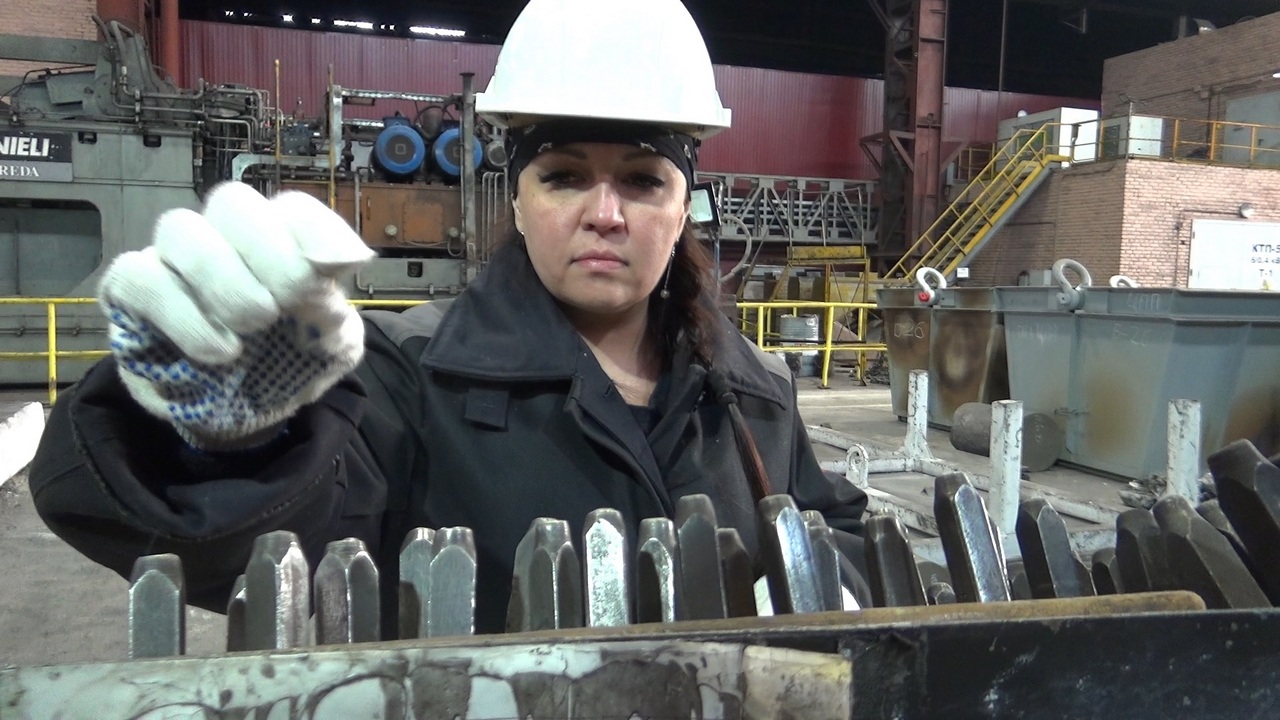 Магия металла: жительница Златоуста раскрыла секрет успеха в "неженской" профессии Магия металла: жительница Златоуста раскрыла секрет успеха в "неженской" профессии
