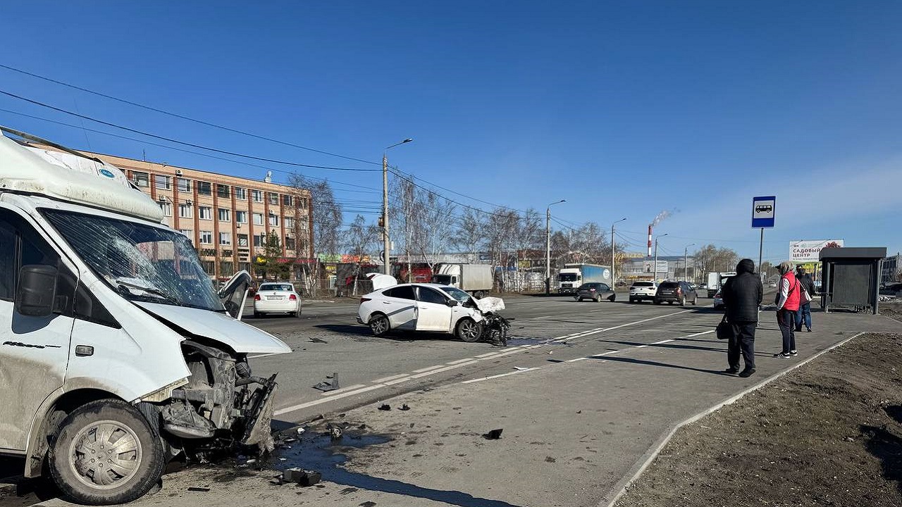 Четыре автомобиля попали в ДТП в Челябинске, есть пострадавшие Четыре автомобиля попали в ДТП в Челябинске, есть пострадавшие