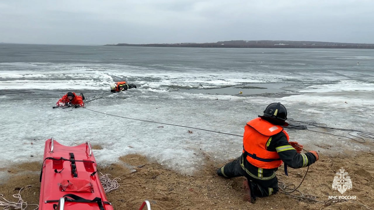 Что делать, если человек провалился под лед – инструкция от спасателей Челябинска