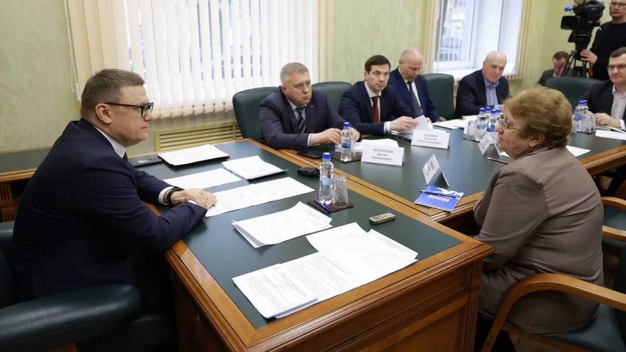 Ремонт колледжа и новый пляж: Алексей Текслер выслушал вопросы жителей региона