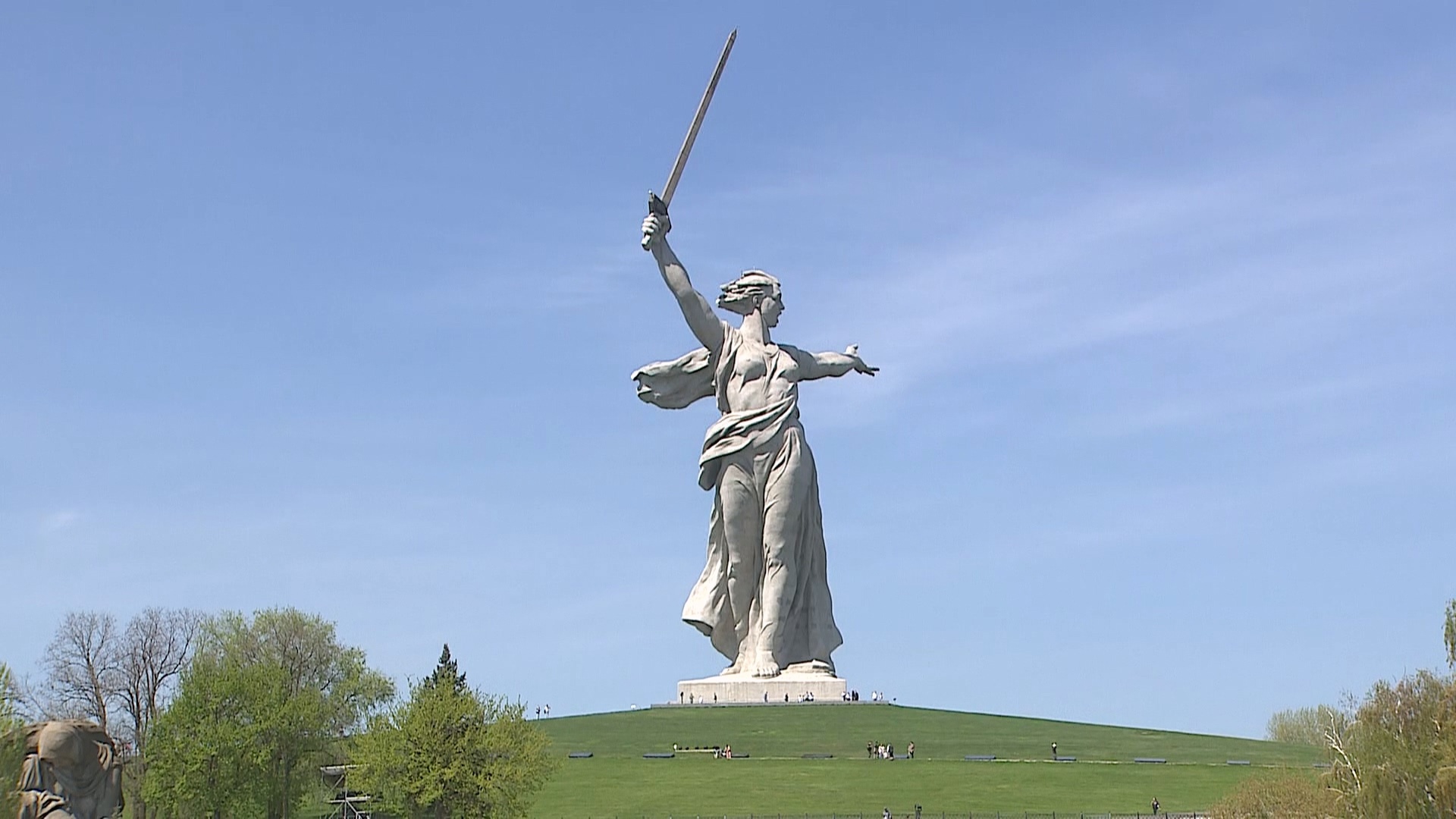 Дети-сироты из Челябинской области побывали в городе-герое Волгограде Дети-сироты из Челябинской области побывали в городе-герое Волгограде
