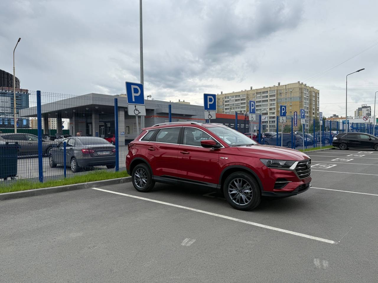 В Челябинской области передали ключи от нового автомобиля ветерану СВО 