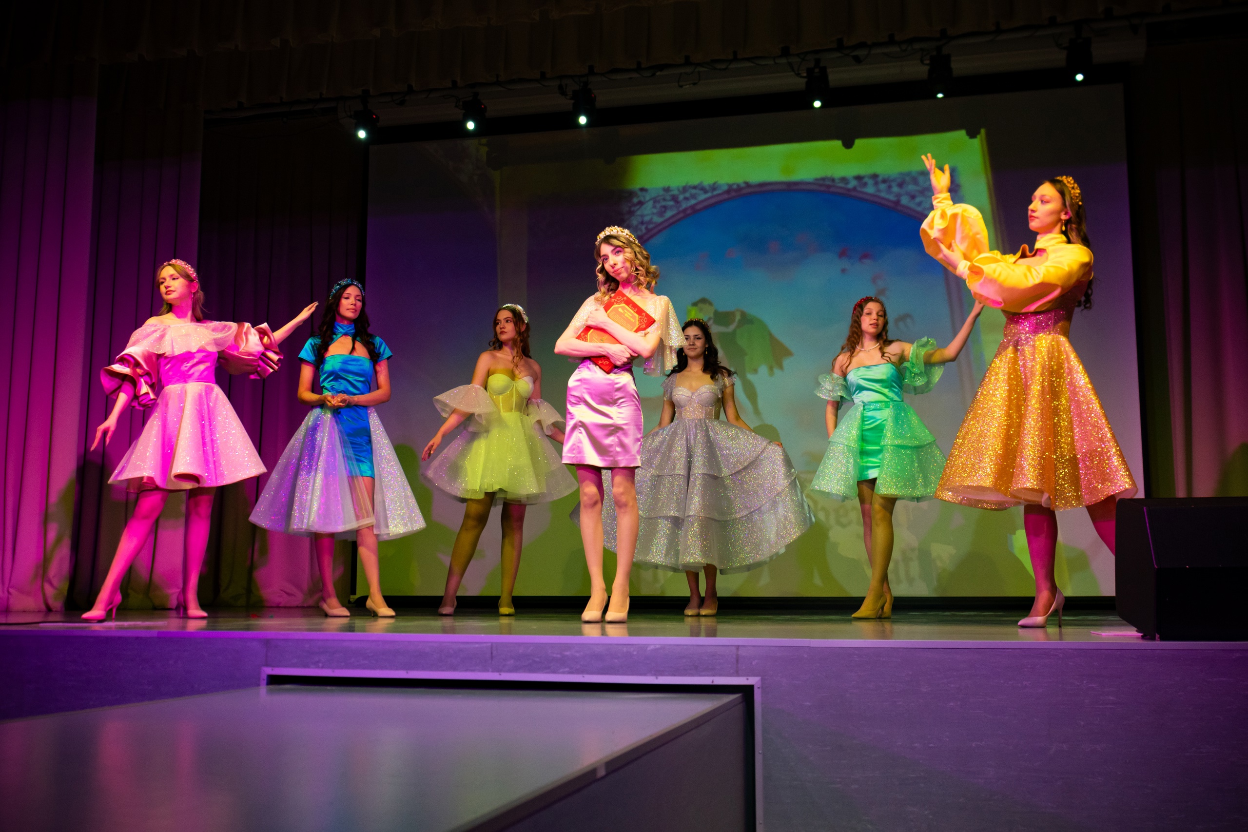 Уральская мода: молодые дизайнеры из Челябинска представят коллекции одежды