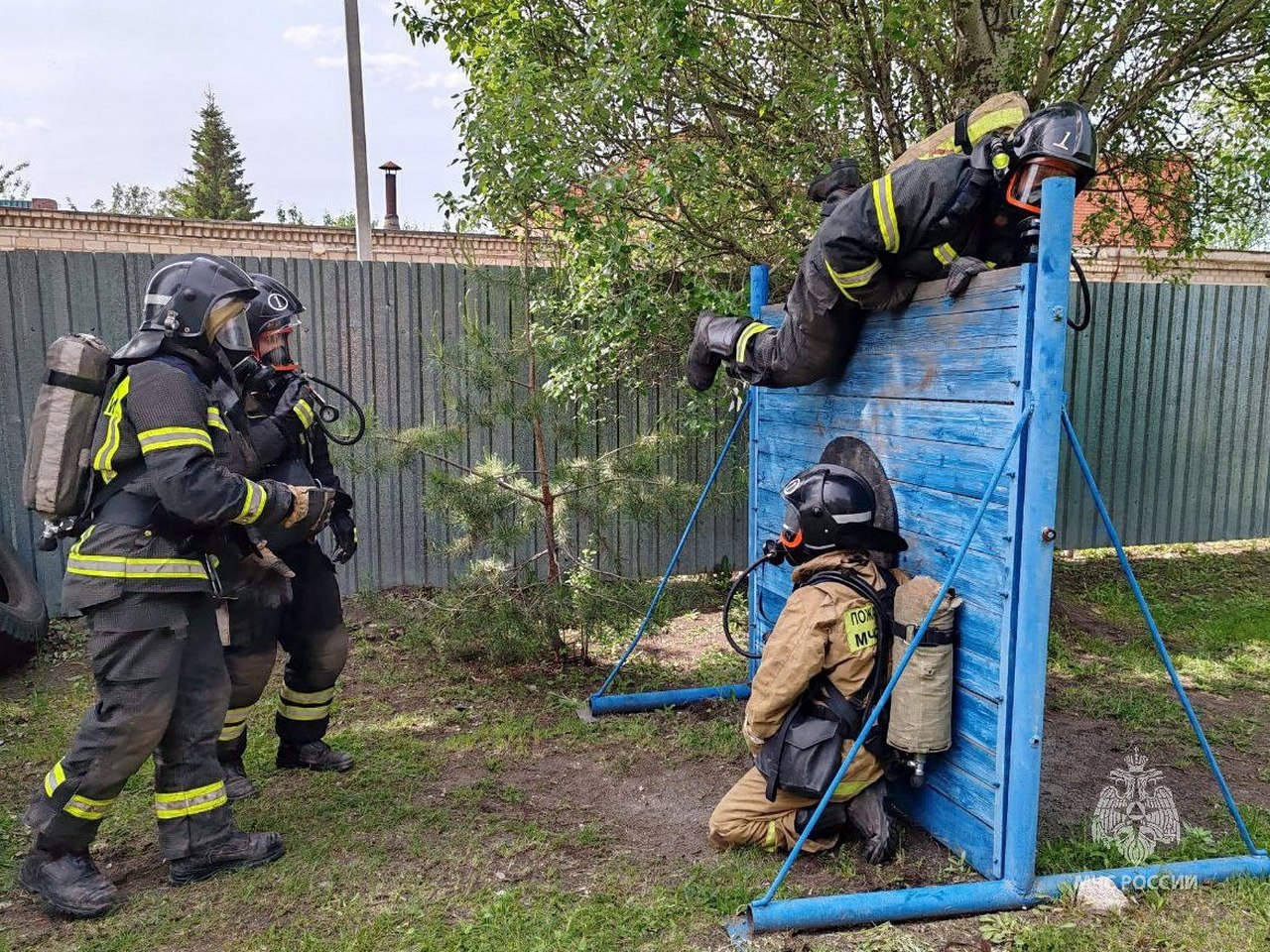 Соревнования "пожарного спецназа" прошли в Челябинской области