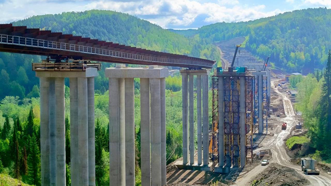 Новый этап строительства самой длинной эстакады начался в Челябинской области Новый этап строительства самой длинной эстакады начался в Челябинской области