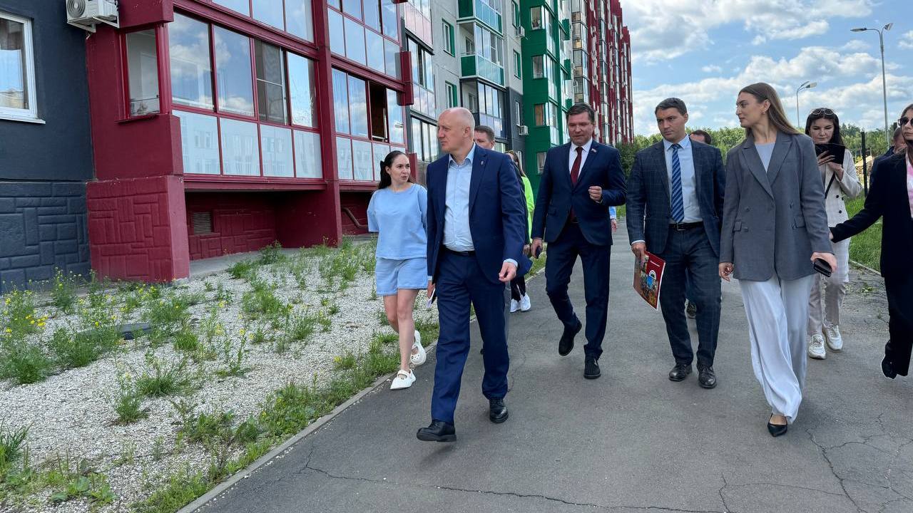 Жители обозначили болевые точки присоединенного к Челябинску поселка Западный Жители обозначили болевые точки присоединенного к Челябинску поселка Западный