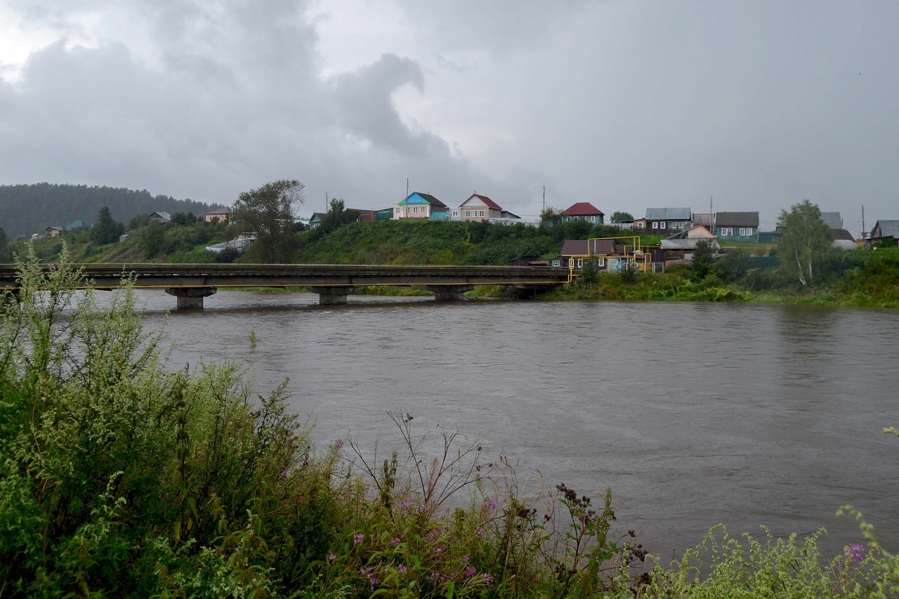 Особый режим из-за угрозы подтопления ввели в горном поселке Челябинской области Особый режим из-за угрозы подтопления ввели в горном поселке Челябинской области