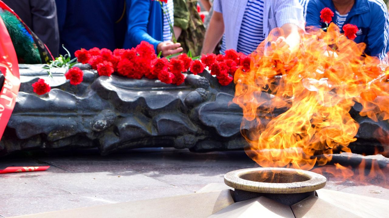 В Челябинске встретили Огонь Памяти, который несут через всю страну