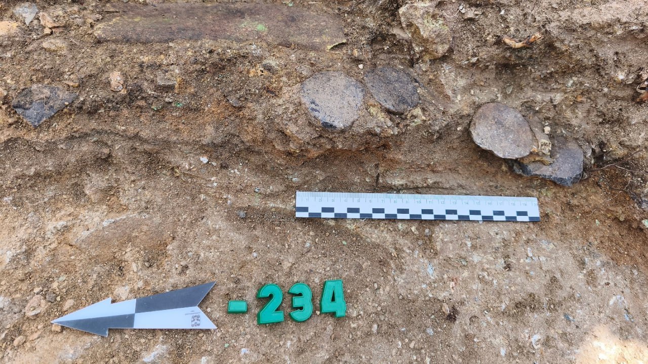 Полсотни керамических дисков нашли в шахте бронзового века на юге Челябинской области