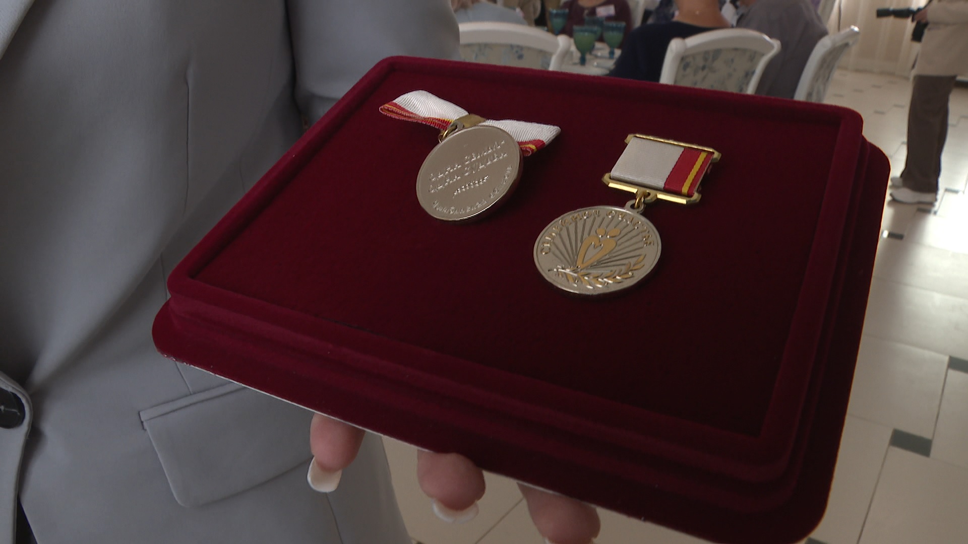 В Челябинской области 30 семейных пар отметили знаком "Семейное счастье"