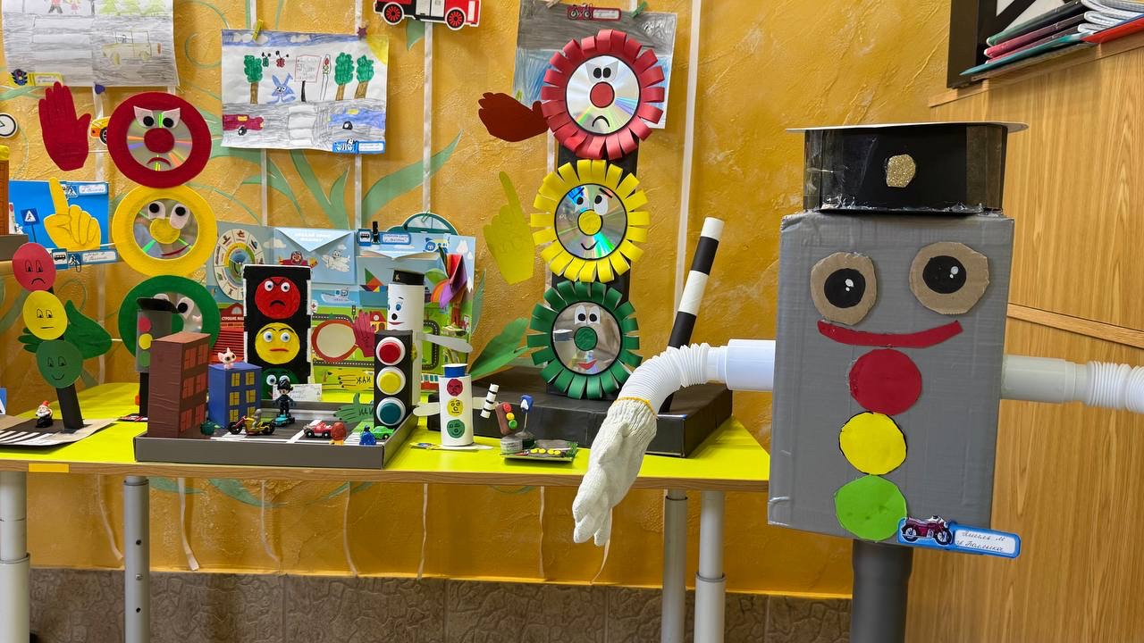 Азбука безопасности: сотрудники спецслужб провели мастер-классы в детском саду Челябинска