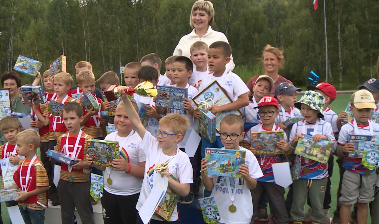 Финал турнира по футболу среди воспитанников детских садов прошел в Абзакове