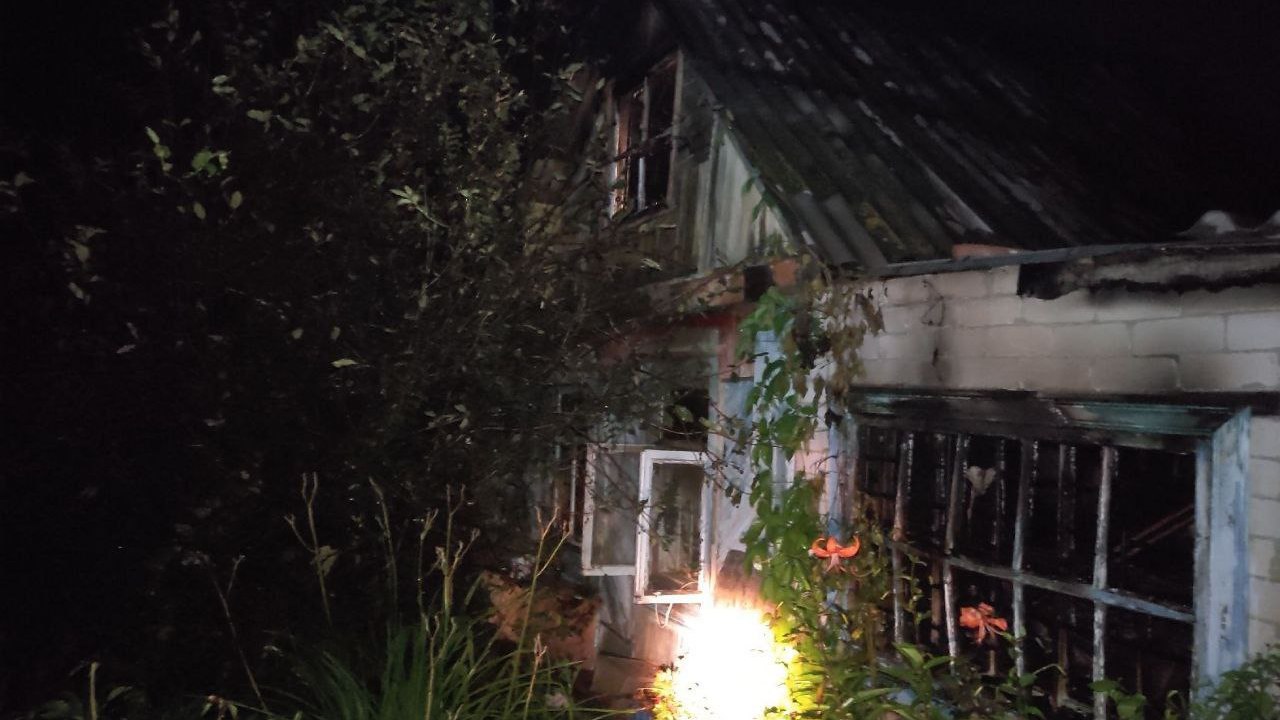 Два человека погибли в садовом доме под Челябинском