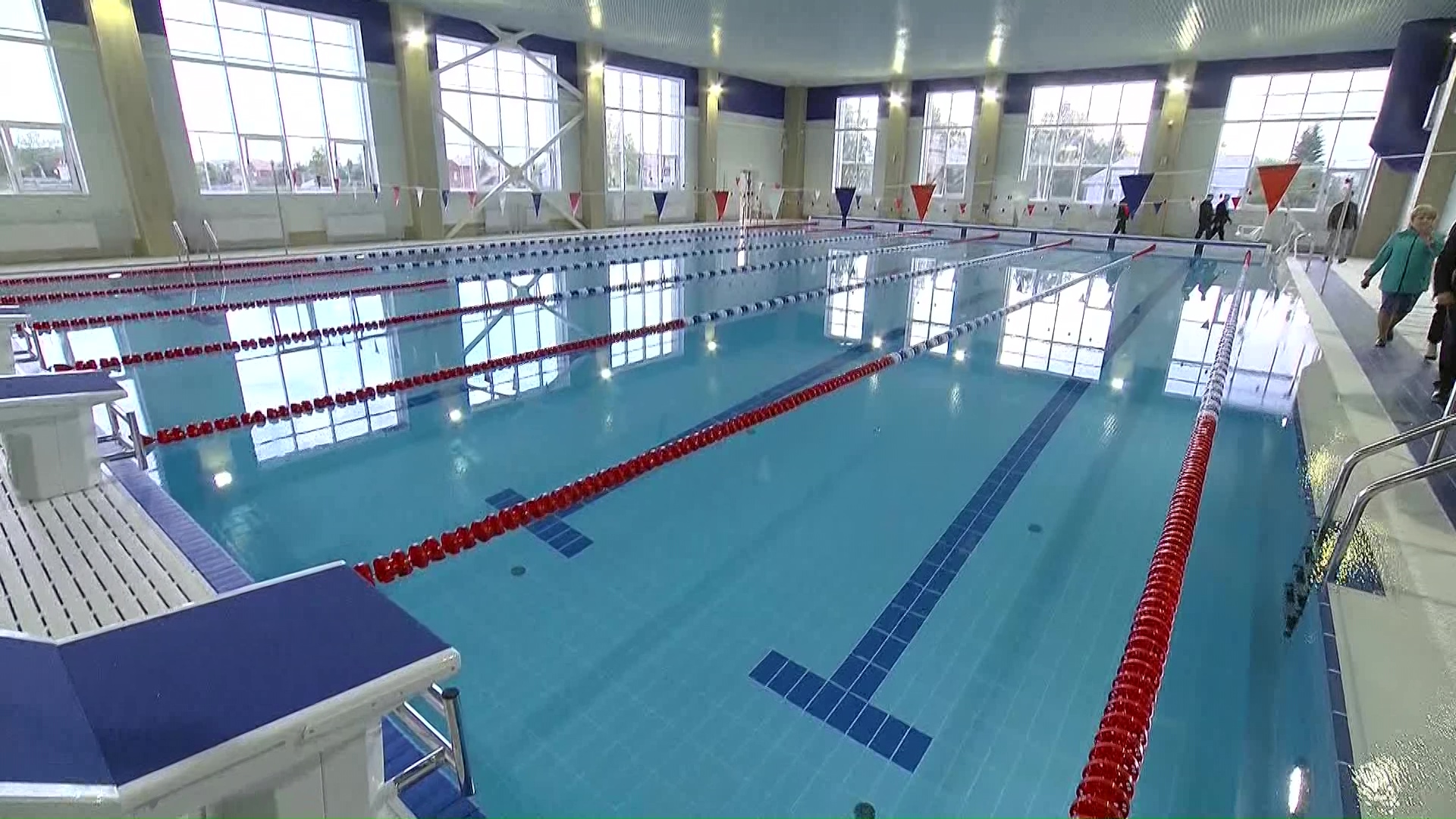 Физкультурно-оздоровительный комплекс с бассейном открылся в Магнитогорске