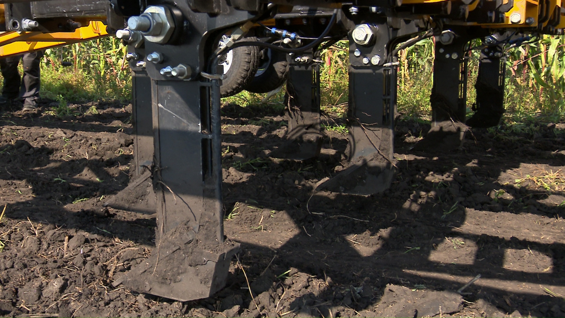 Новый агрегат для обработки почвы тестируют на полях Челябинской области