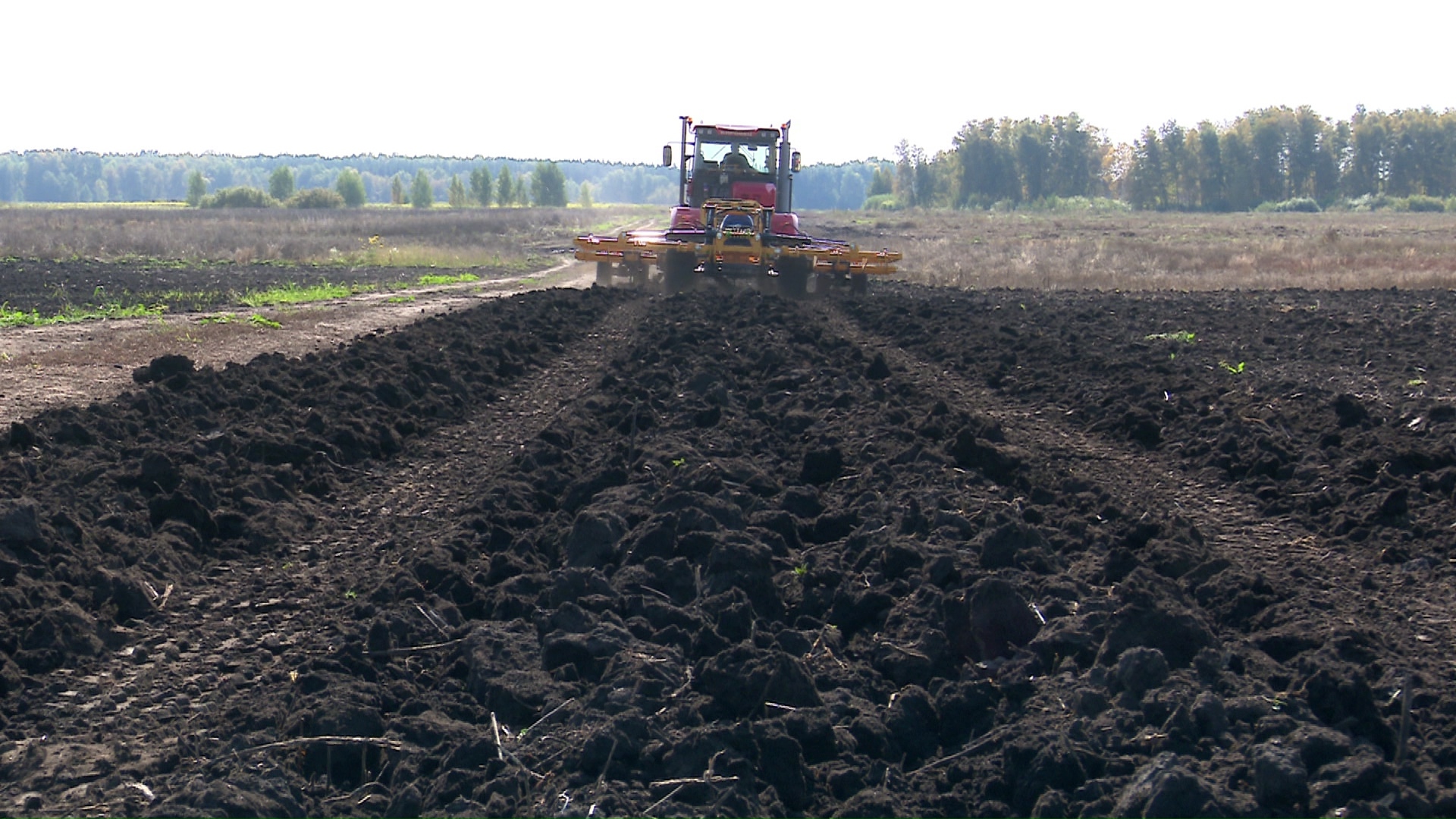 Новый агрегат для обработки почвы тестируют на полях Челябинской области