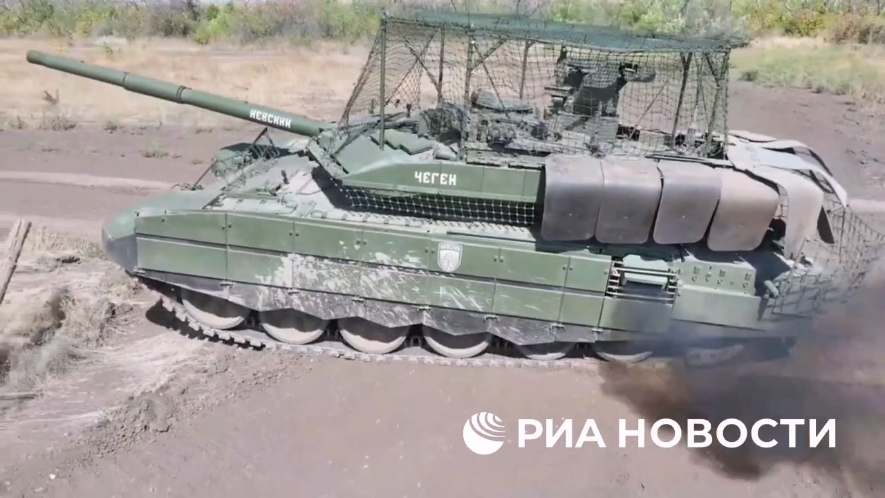 В армии России проходят обкатку новые танки, оснащенные челябинскими двигателями