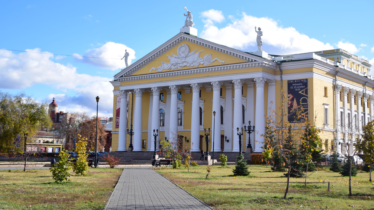 Челябинский театр ставит мюзикл "Мэри Поппинс, до свидания!"