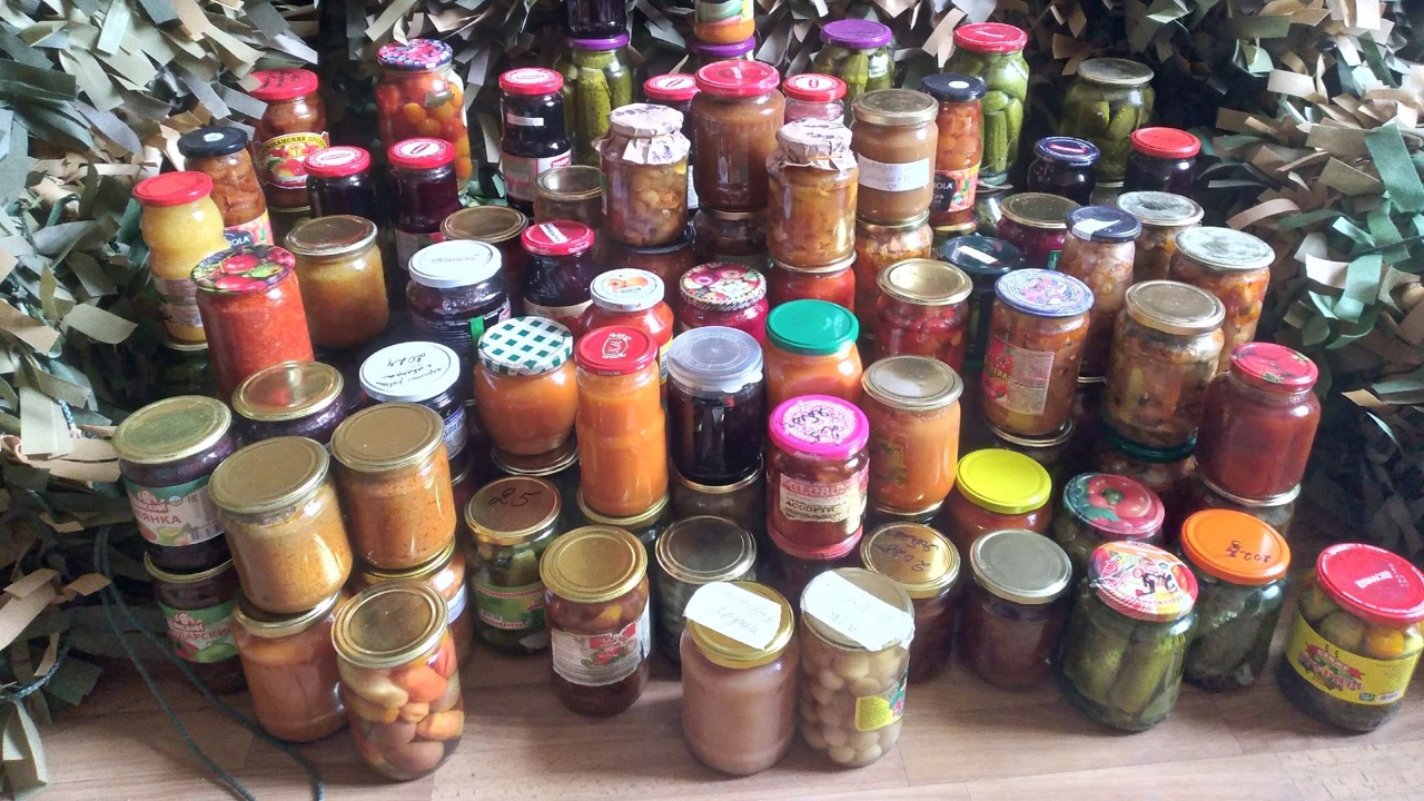 Домашние заготовки передадут жители Челябинской области в зону СВО Домашние заготовки передадут жители Челябинской области в зону СВО