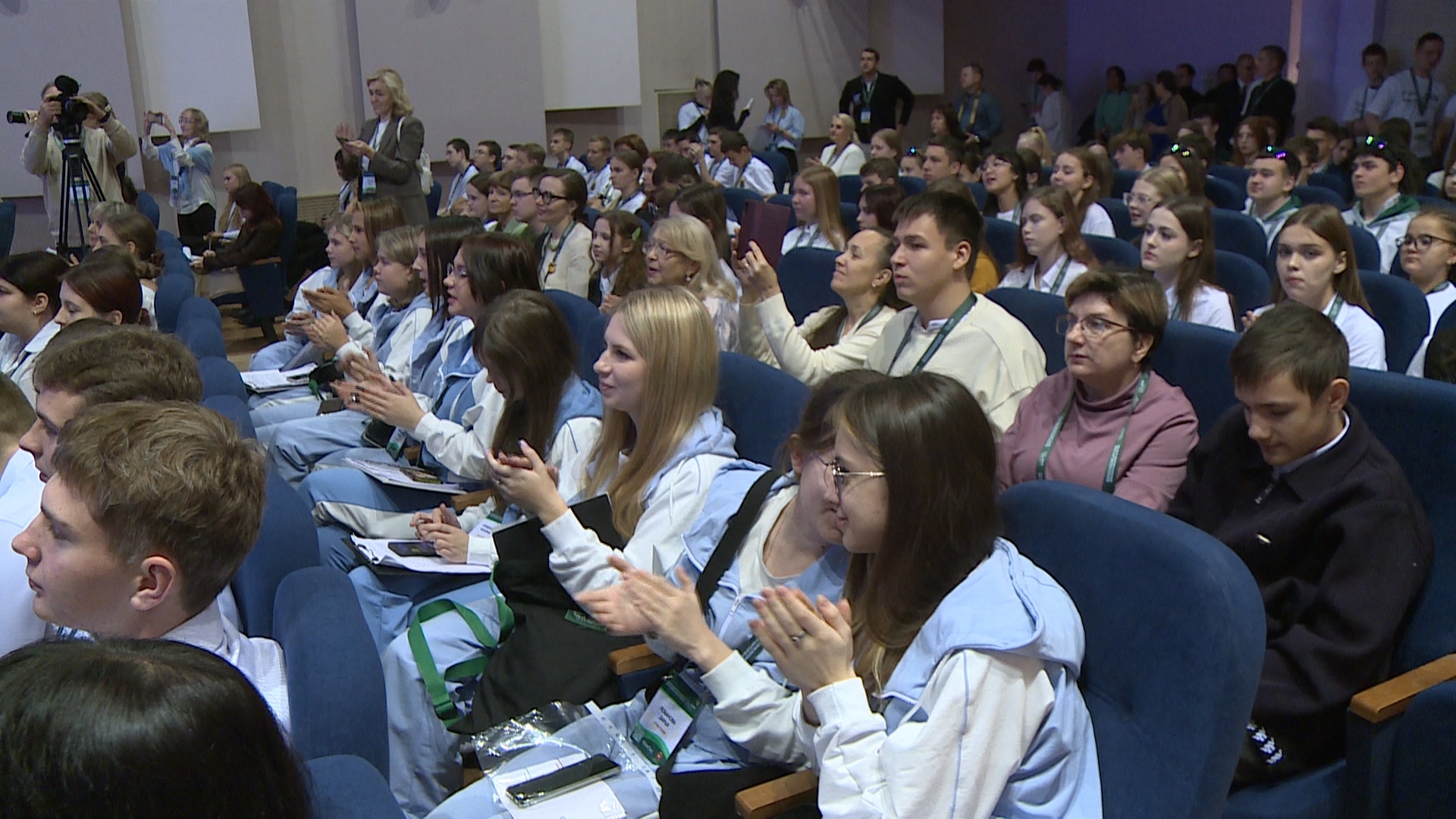 В Челябинске школьники со всей страны представили свои экологические проекты