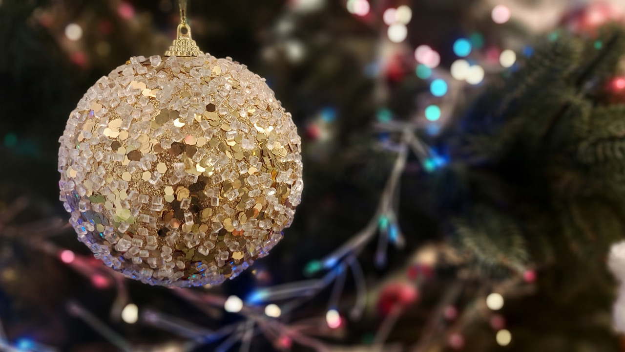 Челябинцы могут создать елочную игрушку для Эрмитажа