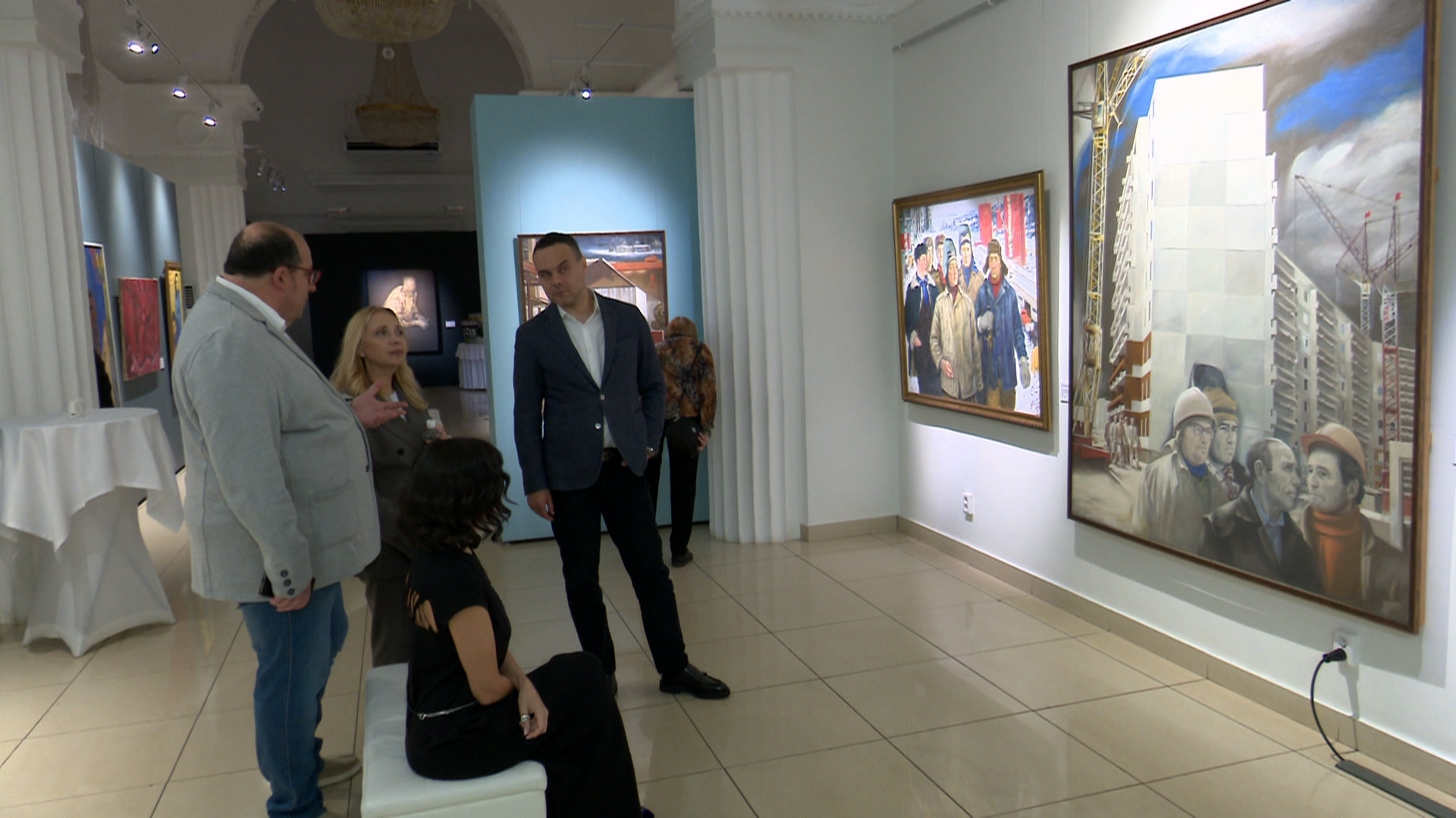 Красота промышленного производства: в Челябинске открылась необычная выставка картин