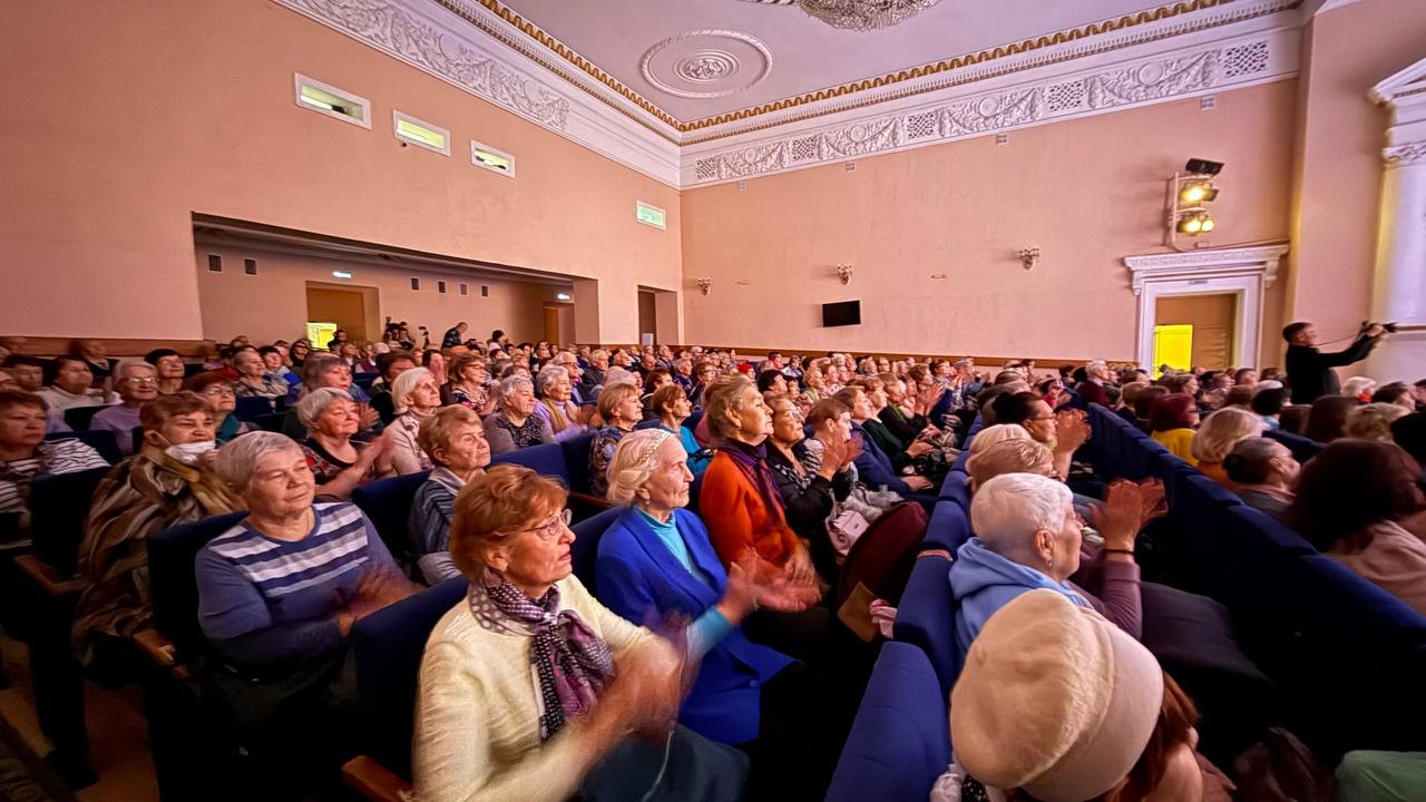 В Челябинске завершился конкурс творчества пожилых "Когда поет душа"