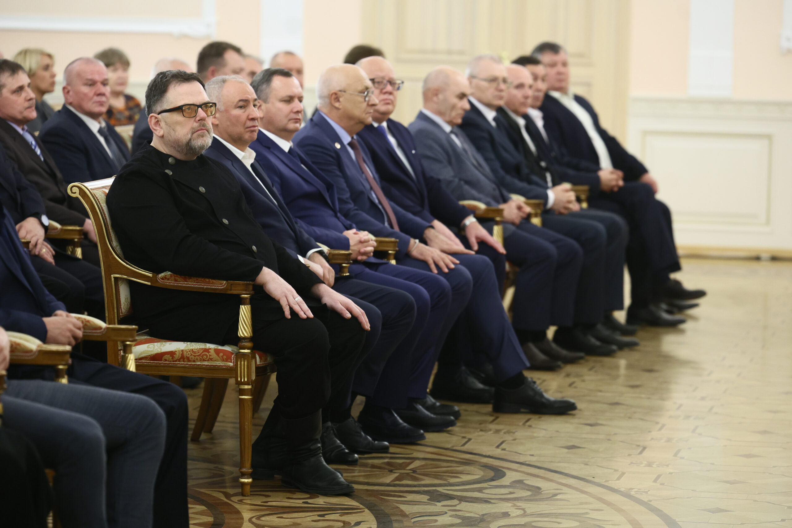 Десятки южноуральцев получили награды за особый вклад