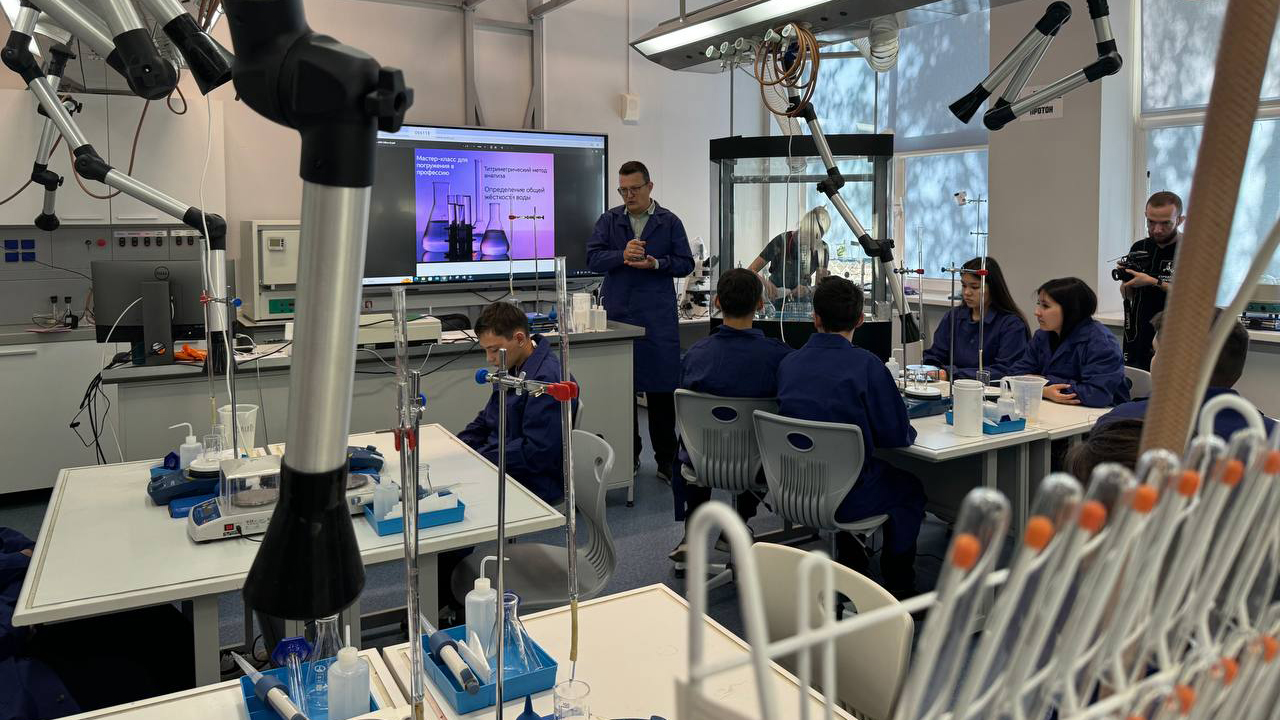 Увидят работу изнутри: школьники Челябинской области знакомятся с профессиями 