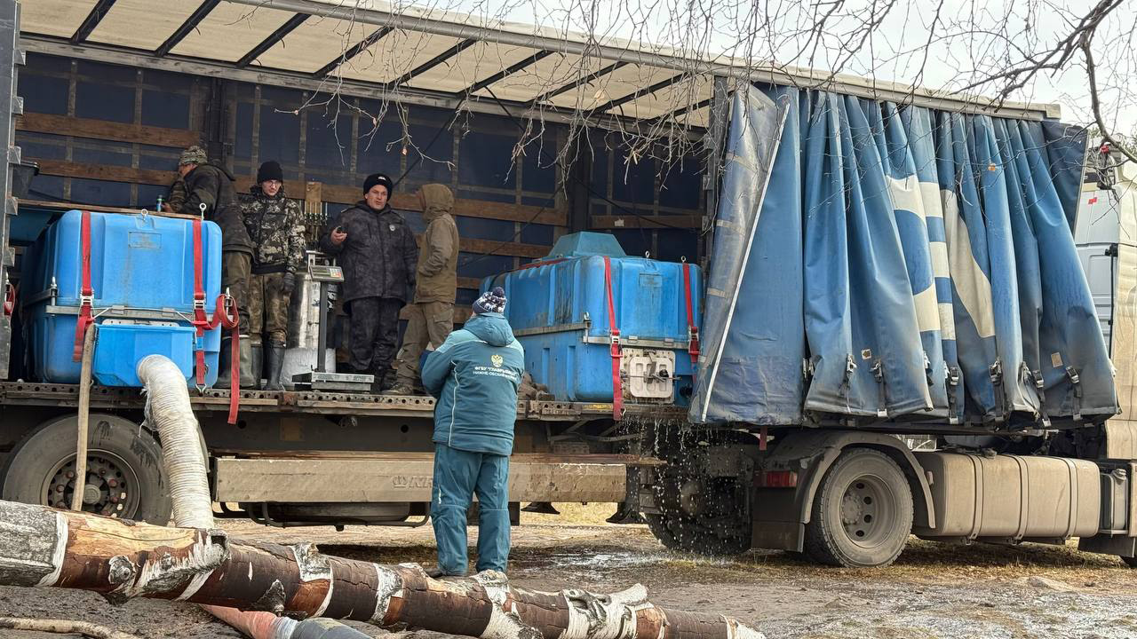 Сотни тысяч мальков сазана выпустили в Шершневское водохранилище в Челябинске Сотни тысяч мальков сазана выпустили в Шершневское водохранилище в Челябинске