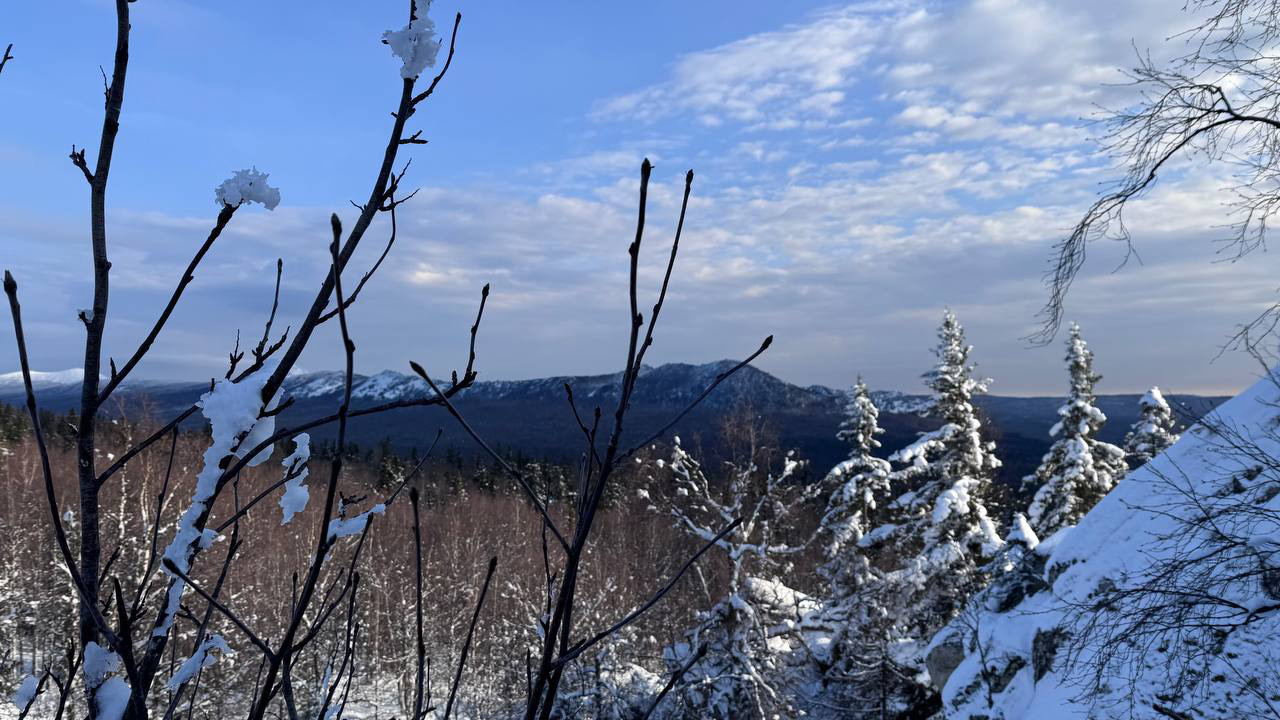 На Таганае спасатели помогли двум туристам с травмами ног