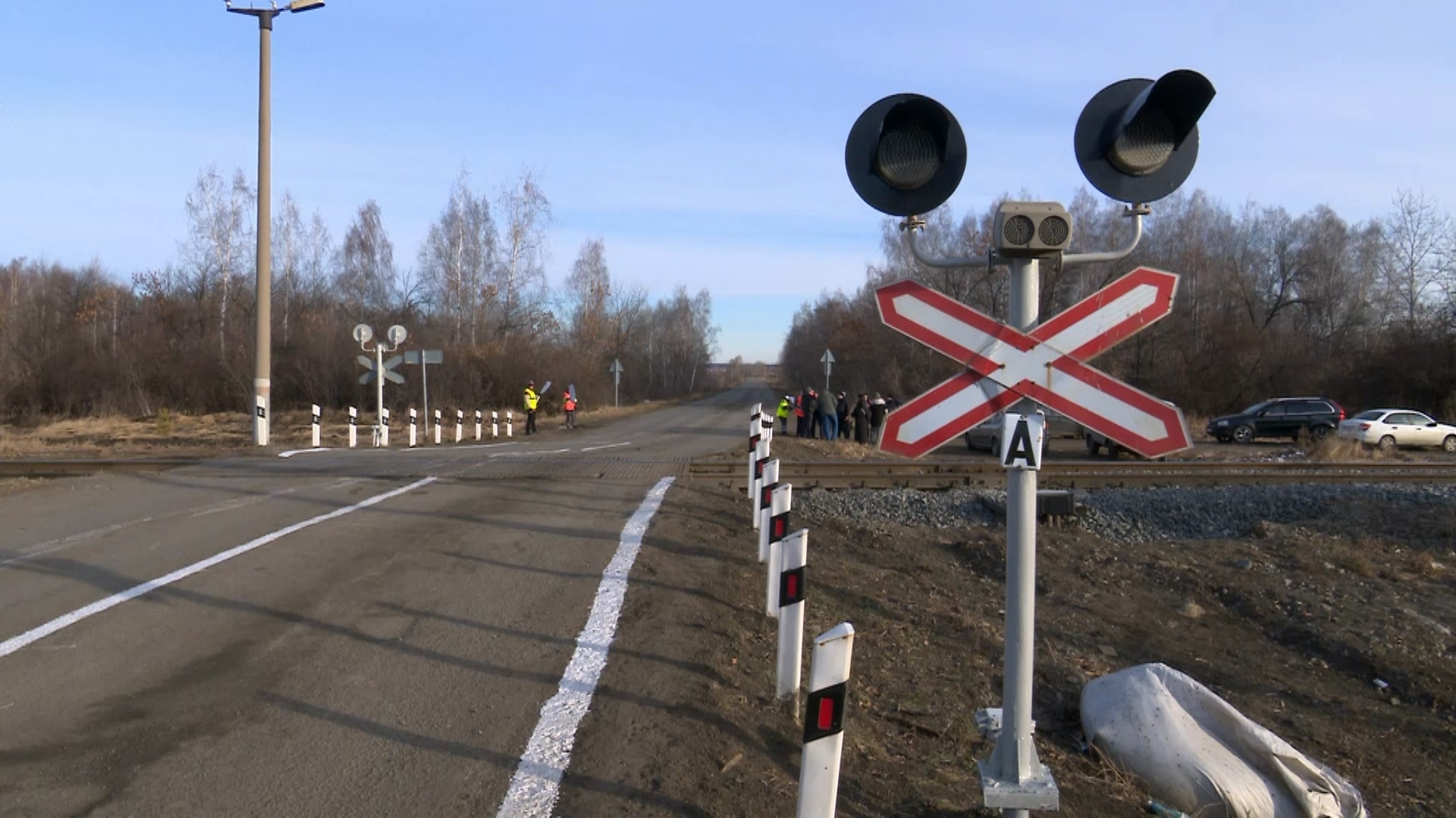 Осторожно, переезд: водителям напомнили о правилах проезда через жд