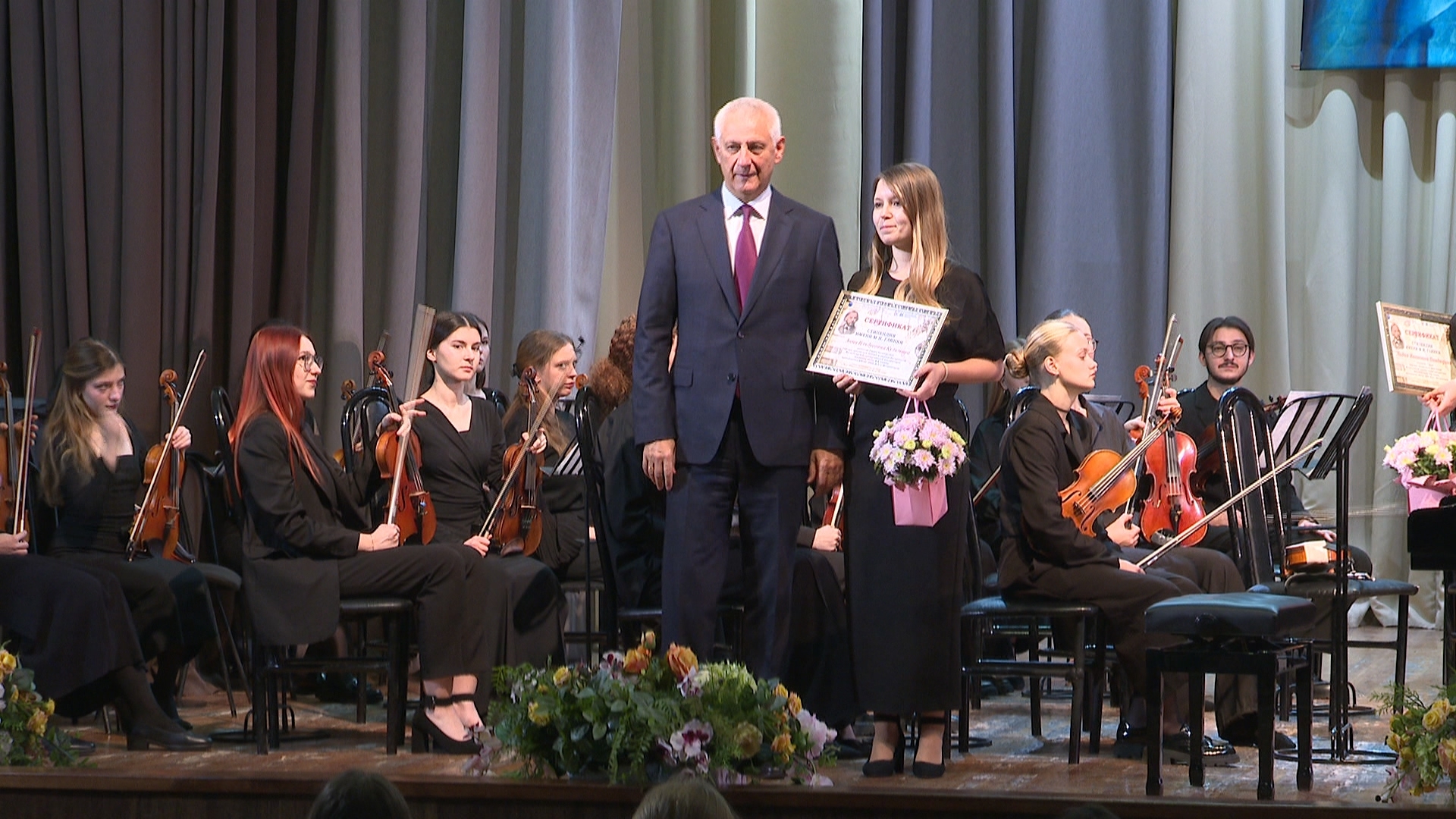 Студентам магнитогорской консерватории вручили стипендию Михаила Глинки