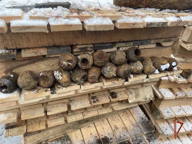 В центре Челябинска на стройке обнаружили мину, гранаты и взрыватели