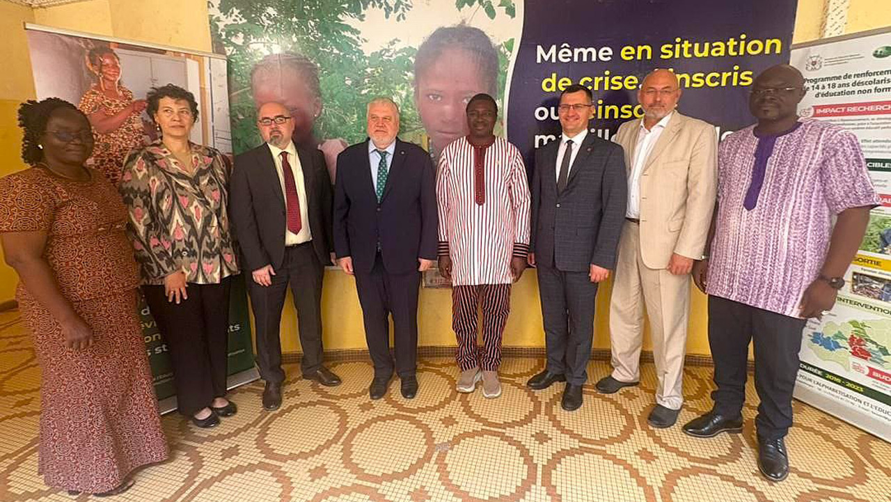 Преподаватель из Челябинска расскажет жителям Африки о русских сказках