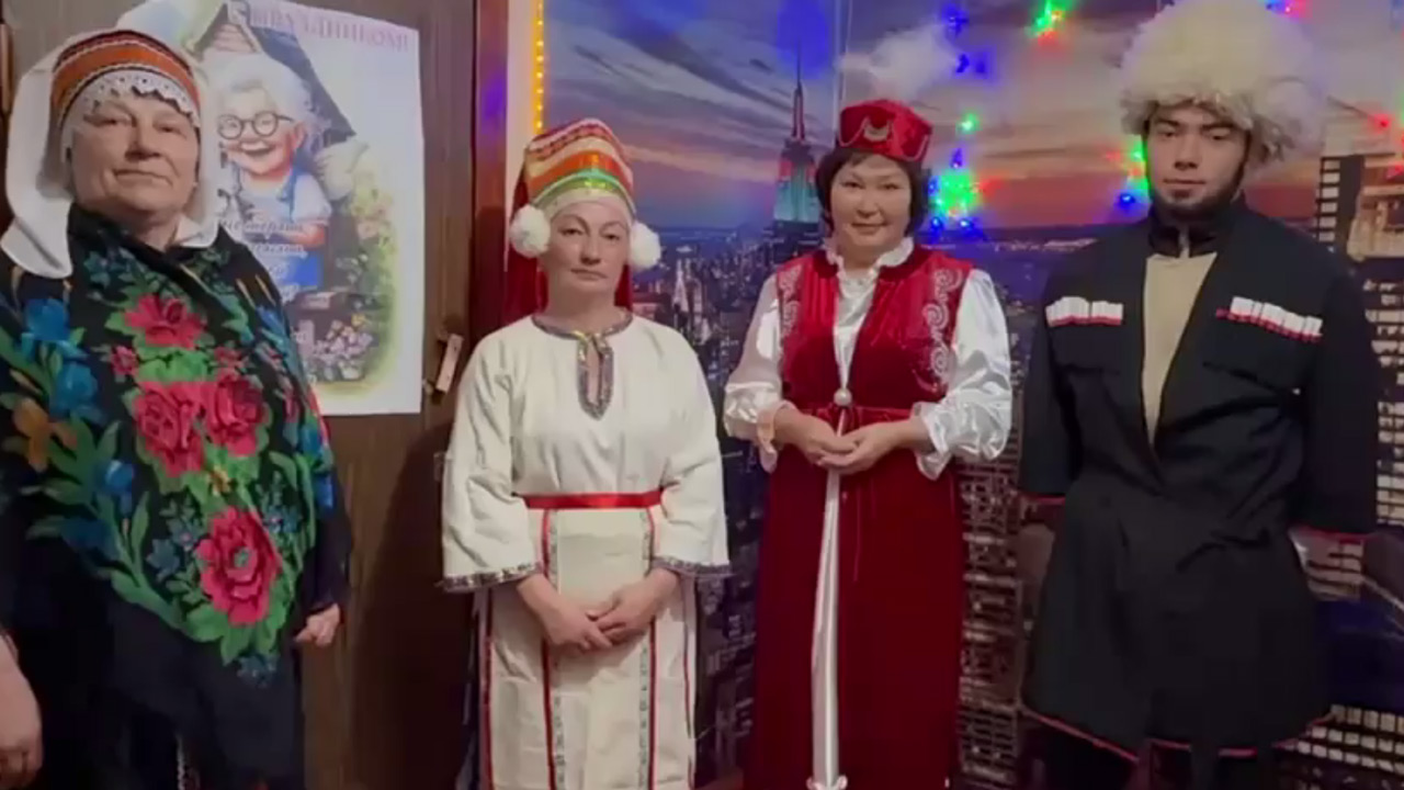 Многонациональный флешмоб запустили ко Дню матери в Челябинской области