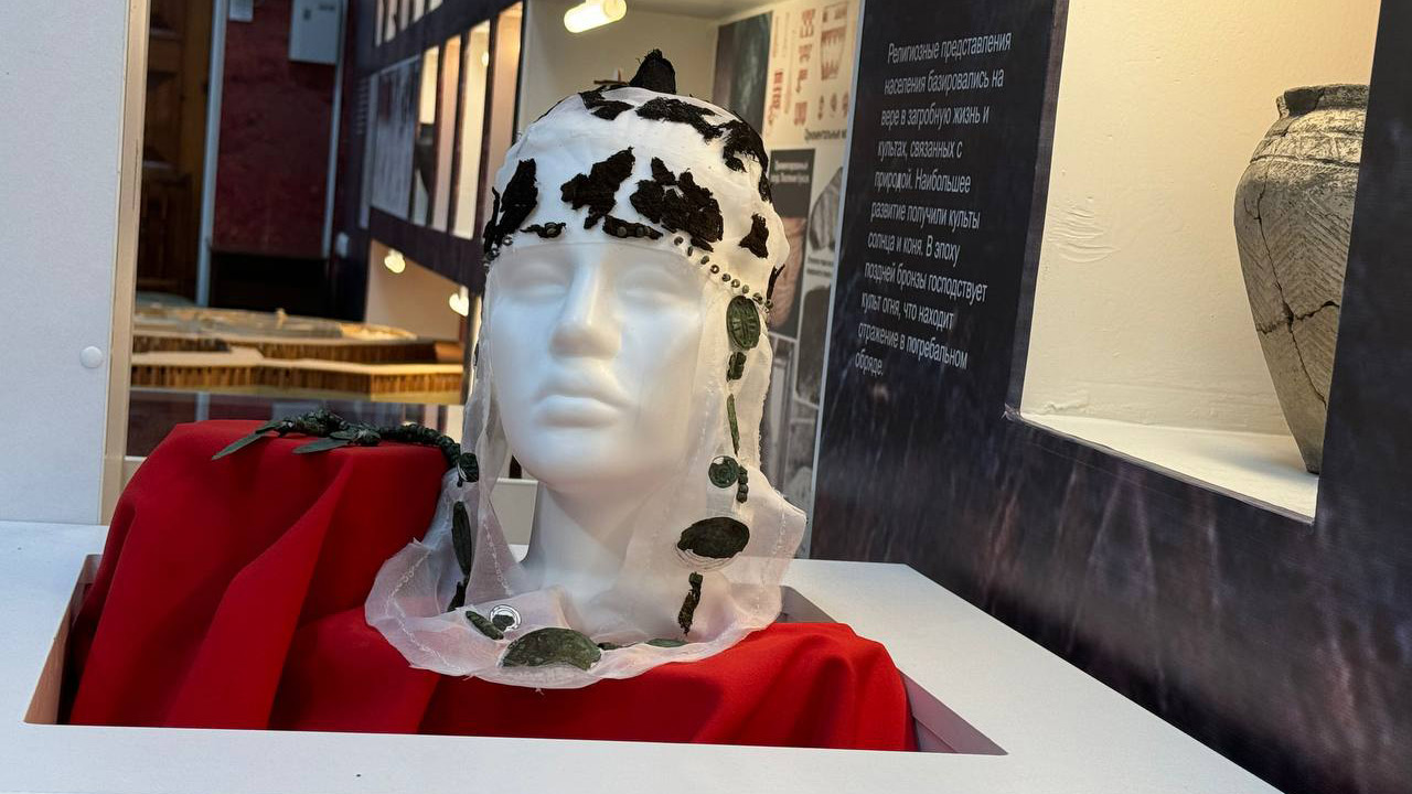 Головной убор эпохи бронзового века восстановили в Челябинске